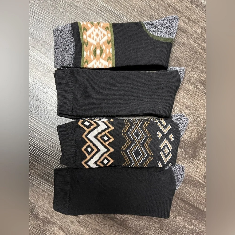 COLuMBia NWT Men’s 4-pk Socks BOXED set